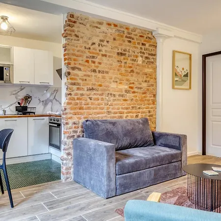 Appartement Lili Rénové Pour 2 Personnes Proche Du Vieux Marché