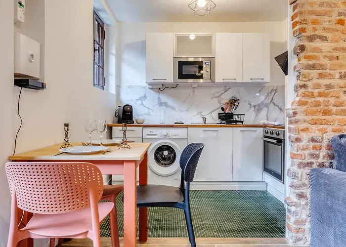 Appartement Lili Rénové Pour 2 Personnes Proche Du Vieux Marché