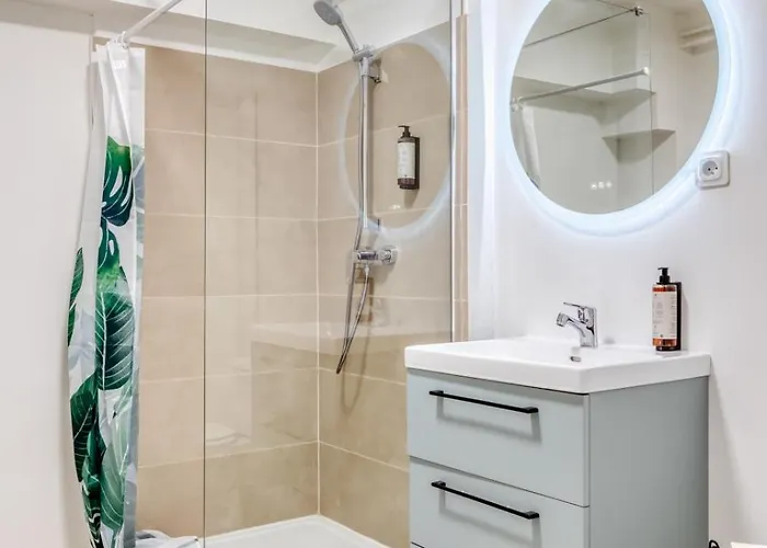 Lili Renove Pour 2 Personnes Proche Du Vieux Marche